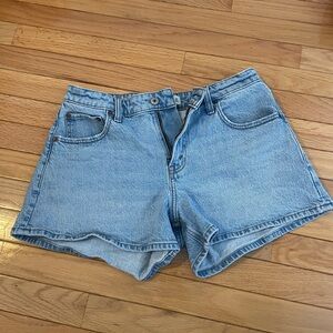 Abercrombie & Fitch Curve Love Mid Rise A-Line Short